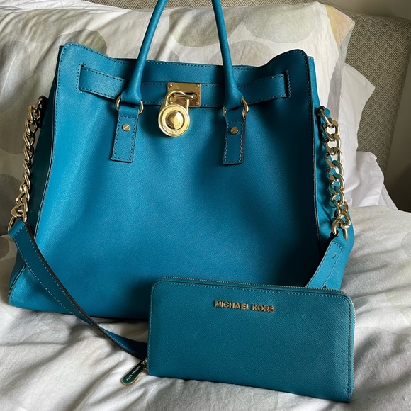 Adorable Michael Kors Turquoise handbag and matching wallet! - Picture 1 of 6